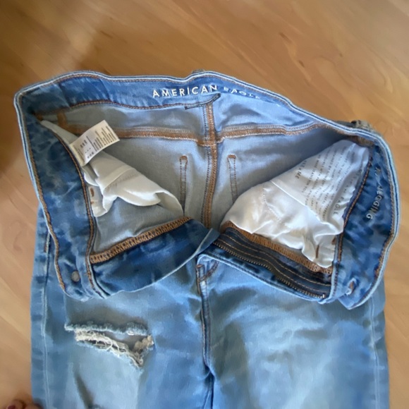 American Eagle Ripped/Distressed High Rise Skinny Jeans - Picture 9 of 10